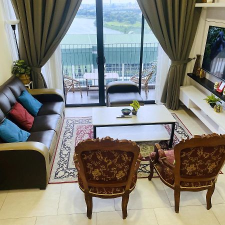 Mines Astetica Lake View Condo Seri Kembangan V1 エクステリア 写真