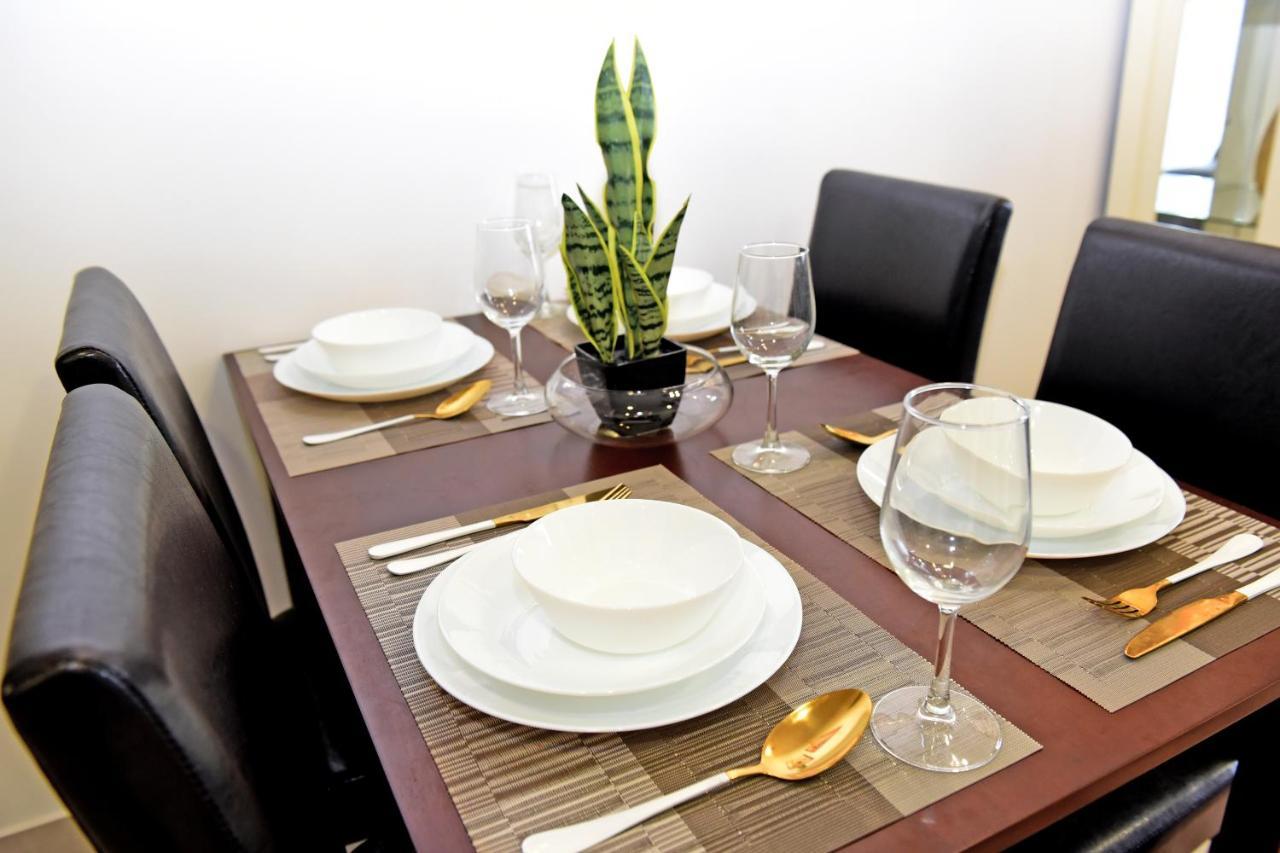 Mines Astetica Lake View Condo Seri Kembangan V1 エクステリア 写真