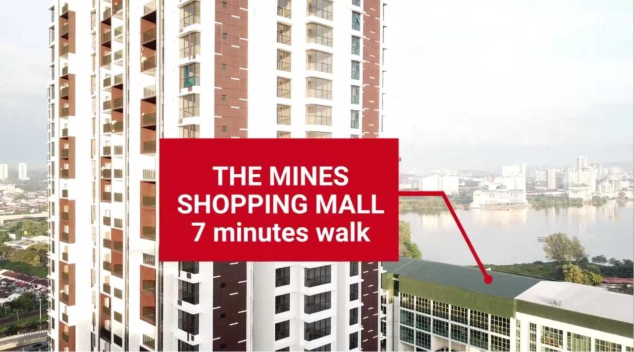 Mines Astetica Lake View Condo Seri Kembangan V1 エクステリア 写真