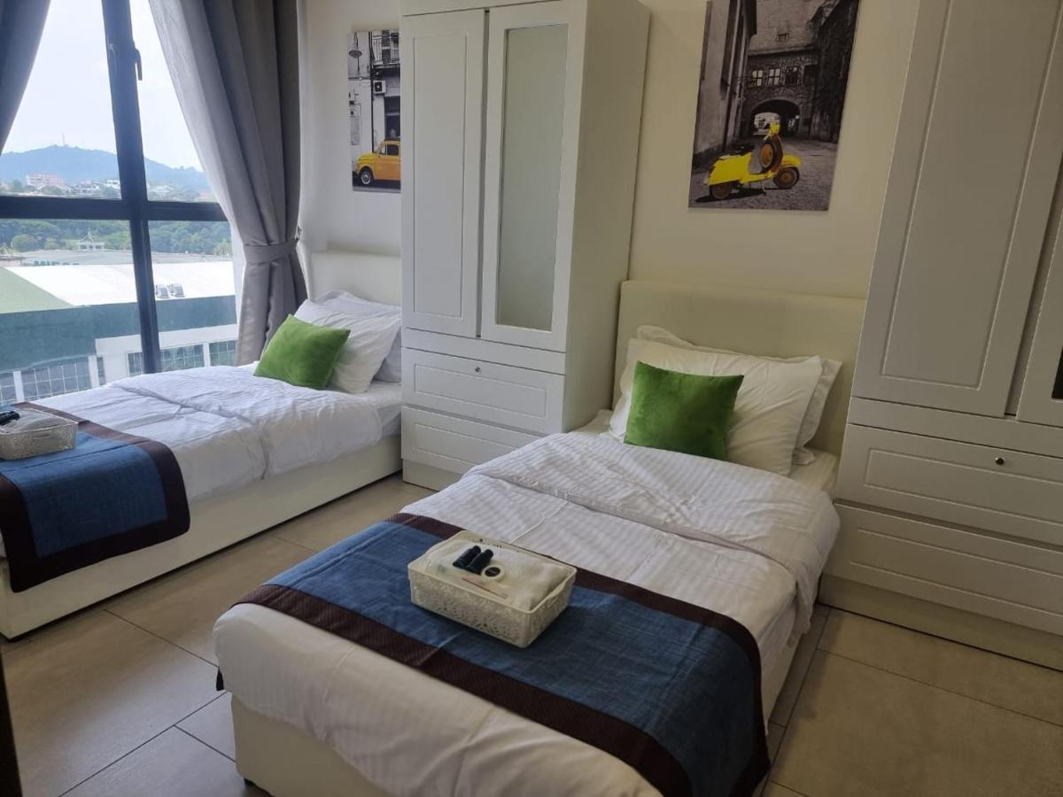 Mines Astetica Lake View Condo Seri Kembangan V1 エクステリア 写真