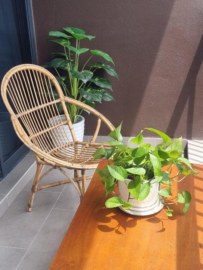 Mines Astetica Lake View Condo Seri Kembangan V1 エクステリア 写真