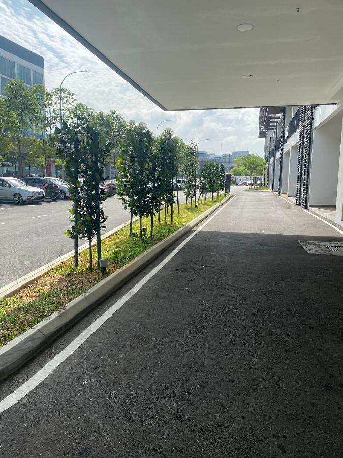 Mines Astetica Lake View Condo Seri Kembangan V1 エクステリア 写真