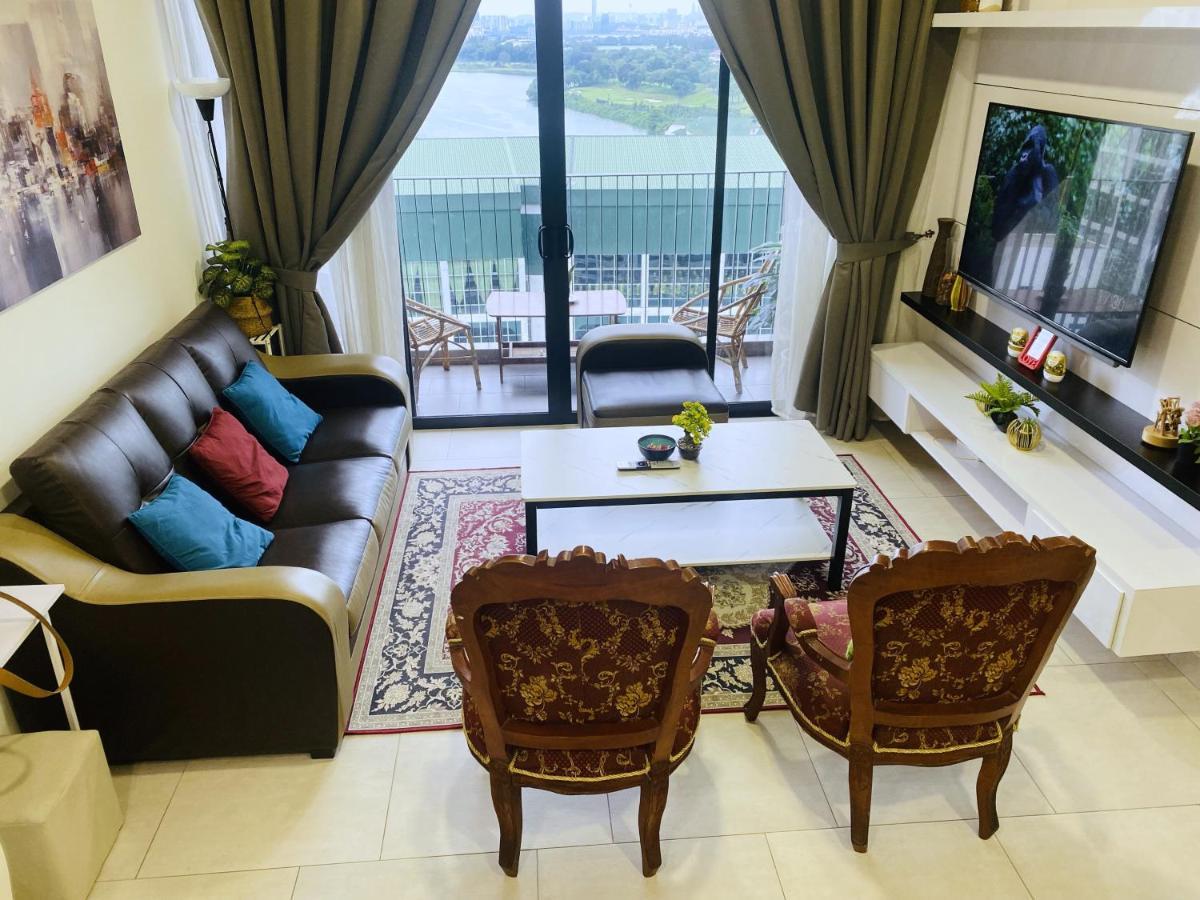 Mines Astetica Lake View Condo Seri Kembangan V1 エクステリア 写真